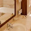 5* Andrássy Kúria szép és modern fürdőszobája
