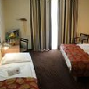 Szabad háromágyas hotelszoba Siófokon a CE Plaza Hotelben a Balatonnál