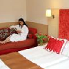 Büki szállás, Hotel Piroska szép kétágyas szobája Bükfürdőn wellness szolgáltatással
