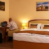 Six Inn Hotel szép és elegáns szobájában ingyenes internet van a vendégeknek