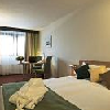 Hotel Mercure Buda szép és kényelmes kétágyas szobája Budapesten